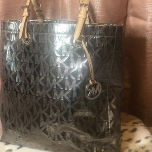 Micheal kors gray/silver logo
